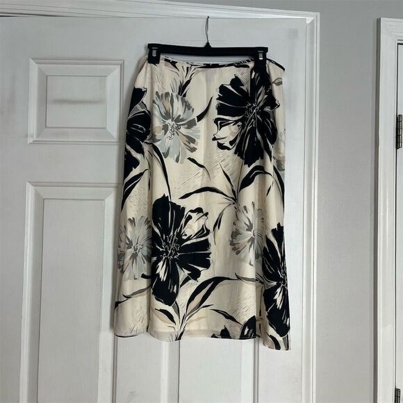 Talbots Silk A-Line Skirt Size 14 Black Floral Knee Length - Picture 4 of 6